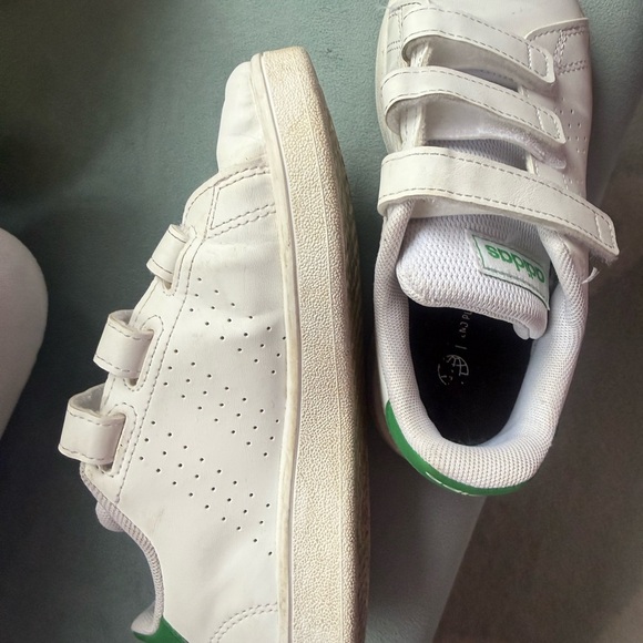 Adidas Kids White Sneakers size 13 toddler - Picture 4 of 6